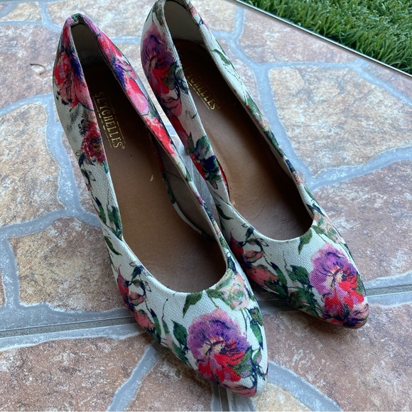 Seychelles Shoes - Seychelles Purple Floral Pointed Toe Heels